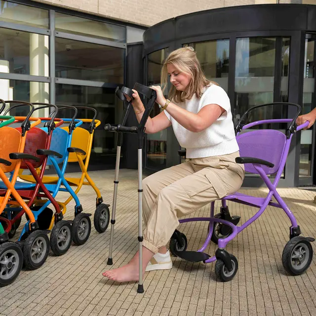  AXI2GO Transportrollstuhl